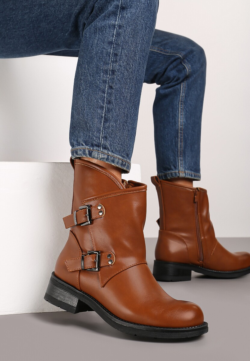 Brązowe Asymetryczne Botki z Ozdobnymi Klamrami przy Cholewce Marinissa