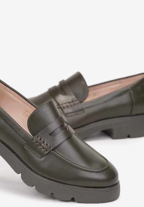 Zielone Wsuwane Mokasyny z Ozdobnym Paskiem na Płaskiej Podeszwie z Protektorem Abellia