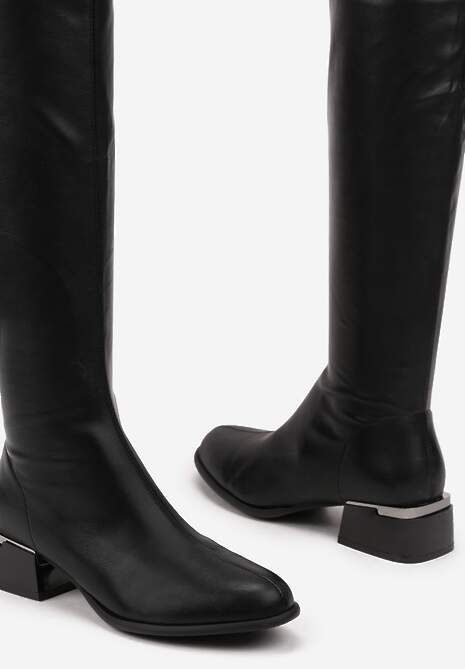 Czarne Kozaki z Ekoskóry na Słupku Ozdobione Metaliczną Aplikacją Asfila