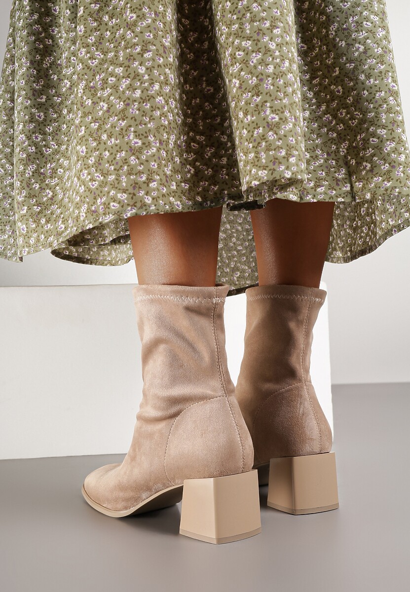 Ciemnobeżowe Botki na Słupku z Kwadratowym Noskiem Jozelinetta