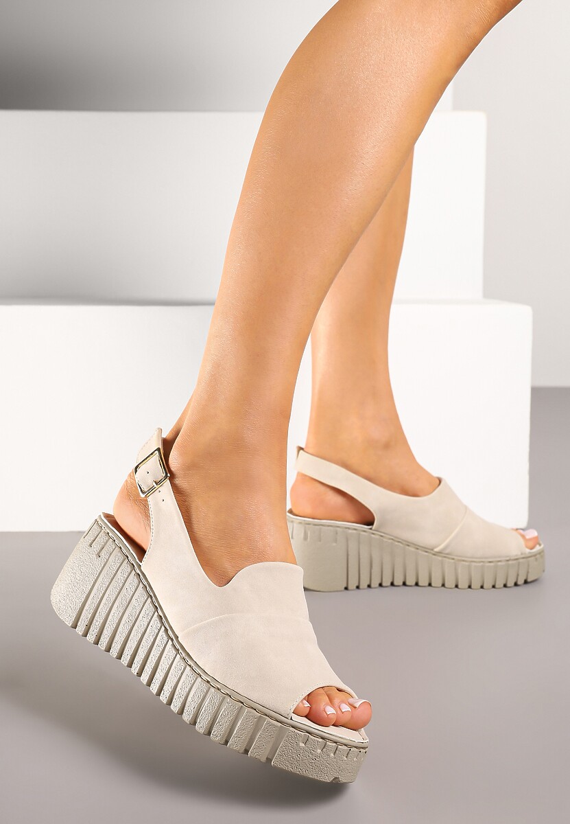 Beżowe Sandały na Tłoczonym Koturnie Vices Reaveline