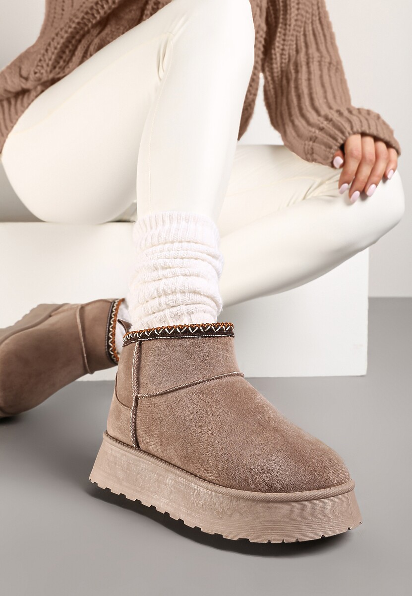 Czarne Śniegowce na Platformie Ozdobione Haftem Deccaria