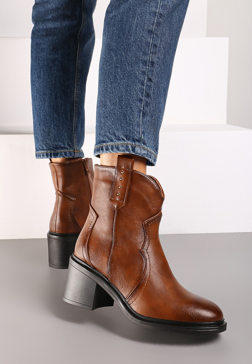 Brązowe Klasyczne Botki na Obcasie z Nitami Stelissa