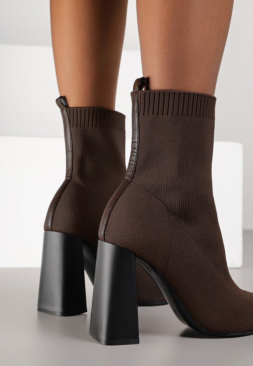 Brązowe Botki Vices na Geometrycznym Słupku ze Skarpetową Cholewką Falunelle