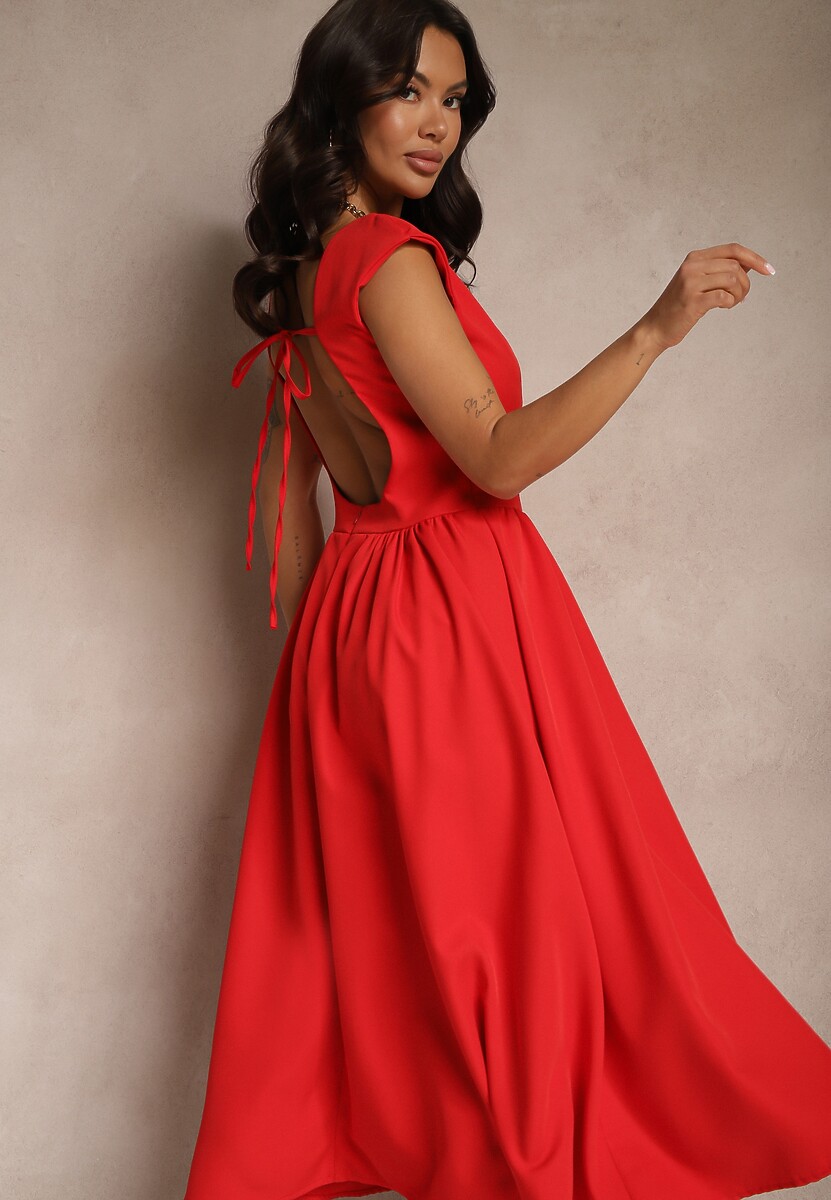 Czerwona Rozkloszowana Sukienka z Wiązaniem i Dekoltem w Kształcie Łódki Alanira