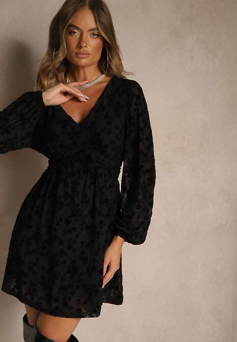 Czarna Sukienka Vices z Siateczkowej Tkaniny z Welurowym Printem w Kwiaty Erkelia