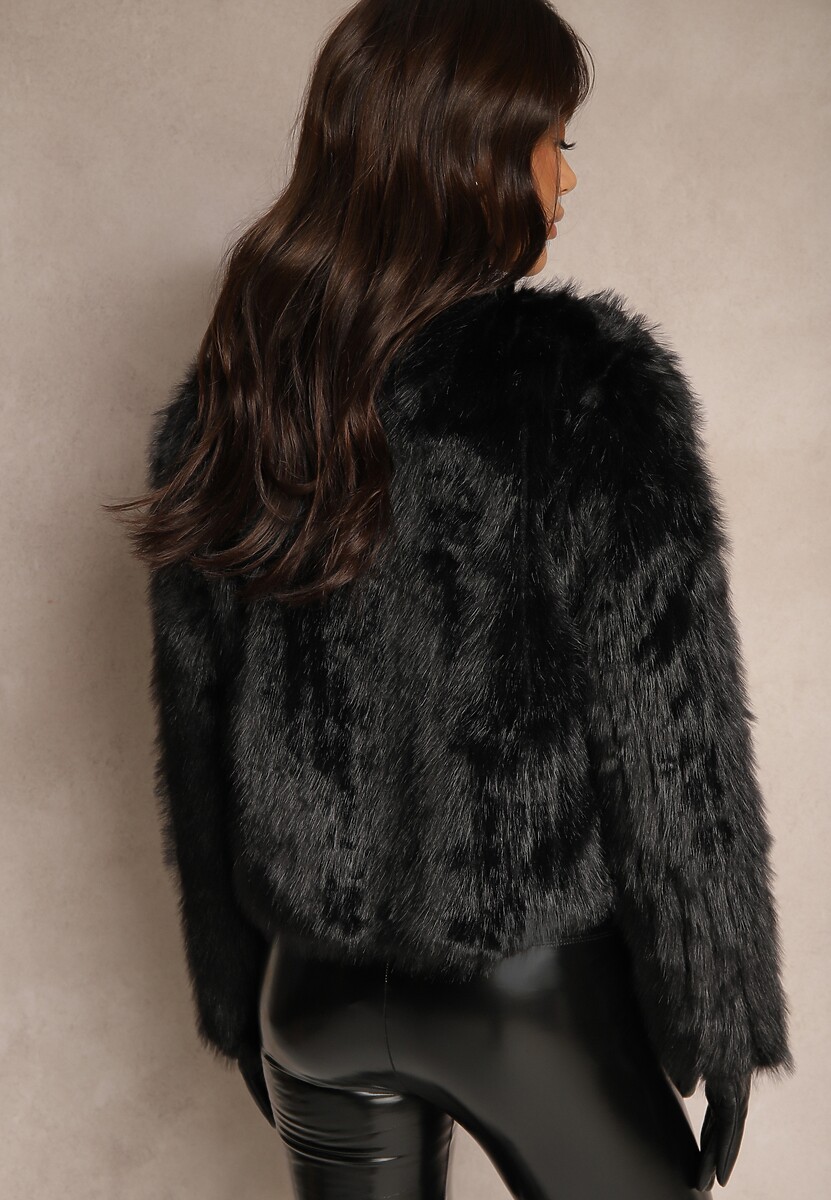 Czarna Niezapinana Kurtka Futerkowa Ozdobiona Cyrkoniami i Elegancką Imitacją Kieszonek Bonicea