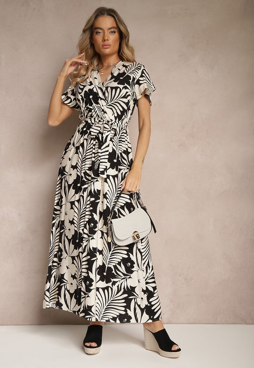 Czarna Rozkloszowana Sukienka z Wiskozy w Kwiaty Elarielis