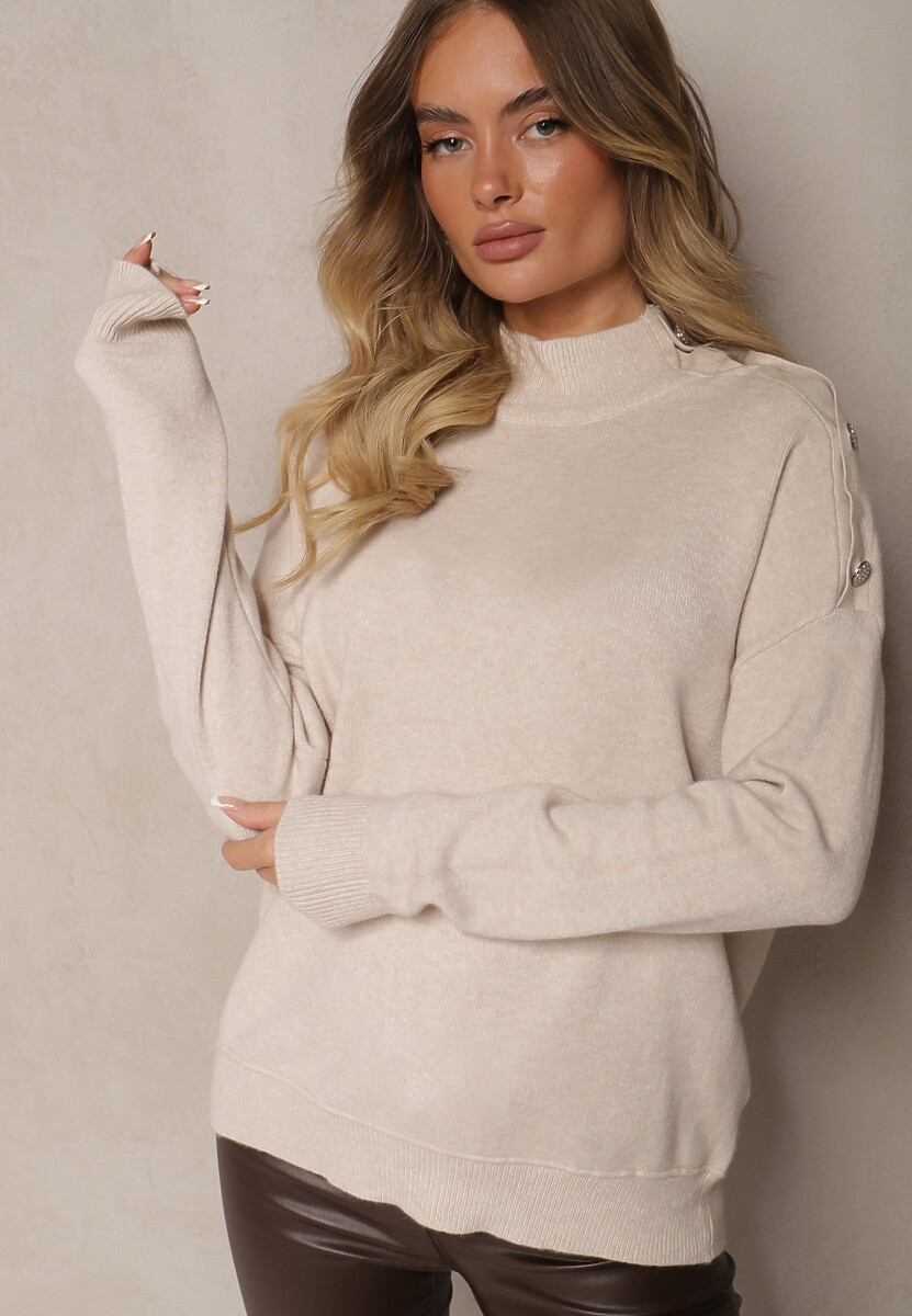 Jasnoróżowy Golf z Eleganckim Zapięciem na Ramieniu Ozdobiony Cyrkoniami przy Guzikach Maririna