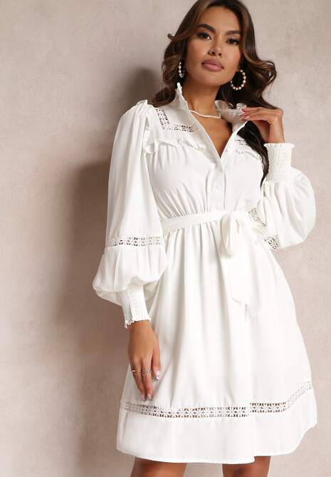 Biała Rozkloszowana Sukienka ze Stójką i Gumką w Talii Amrei