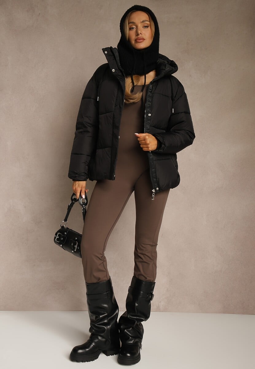 Czarna Pudełkowa Kurtka z Kapturem i Kieszeniami Zdobiona Pikowanymi Przeszyciami Issenia