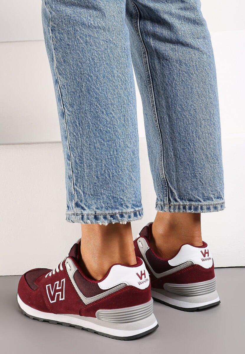 Bordowe Buty Sportowe z Imitacji Zamszu z Naszywką Lysadna