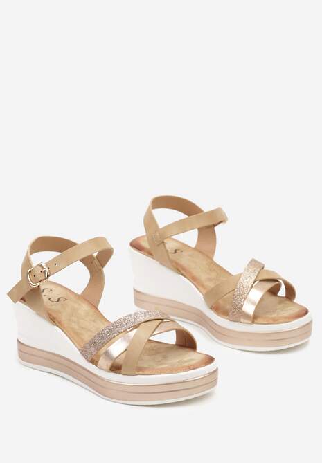 Szampańskie Casualowe Sandały na Ozdobnym Koturnie z Brokatem Effiola