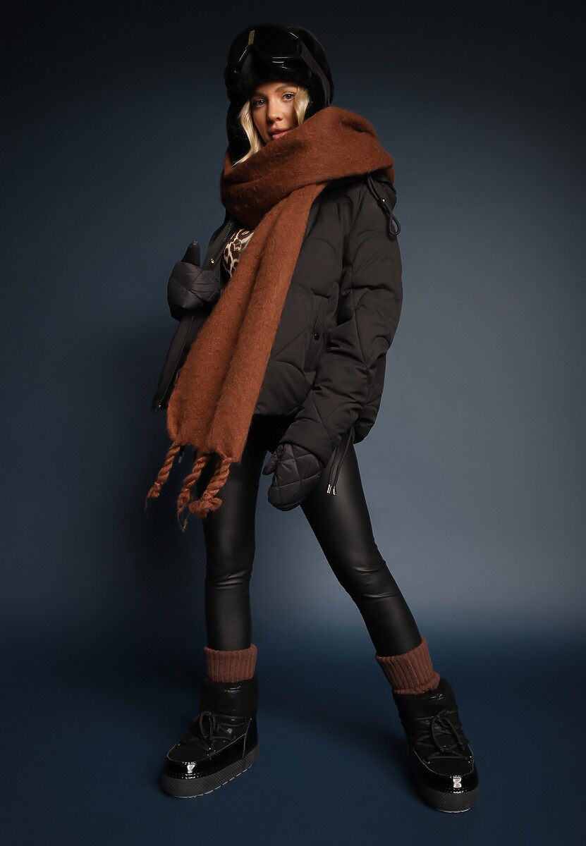 Czarna Pudełkowa Kurtka Zdobiona Pikowanymi Przeszyciami z Kapturem i Ściągaczami Ziasha