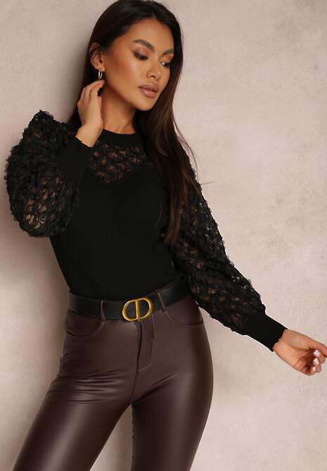 Czarny Sweter z Prążkowanej Dzianiny z Koronką Ule