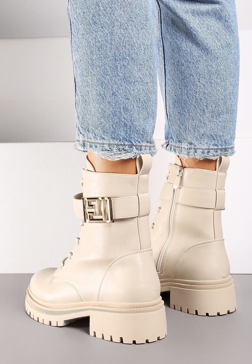 Beżowe Botki Workery na Płaskiej Podeszwie Ozdobione Paskiem z Klamrą Betida