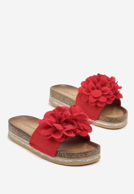 Czerwone Klapki z Kwiatową Aplikacją 3D Isori