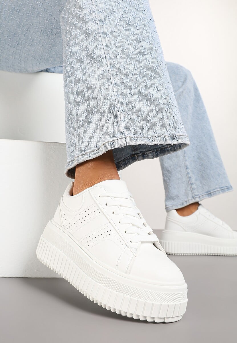 Białe Sneakersy na Platformie Ozdobione Perforacją Eleainna