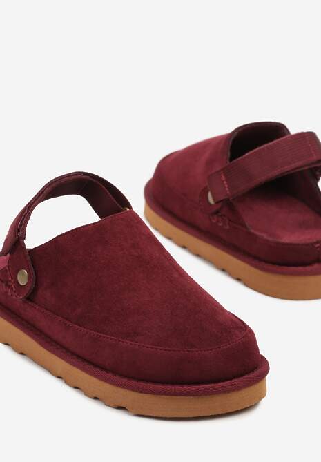 Bordowe Klapki w Stylu Chodaków z Paskiem Podtrzymującym Piętę Firgis