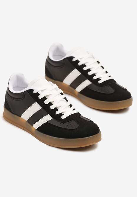 Czarne Sneakersy w Stylu Klasycznych Tenisówek Zdobione Przeszyciami Ivelfia