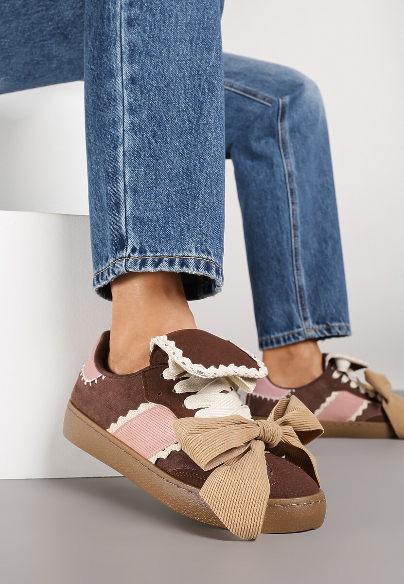 Brązowe Sneakersy Ozdobione Geometrycznym Wzorem i Kokardą Cedionna