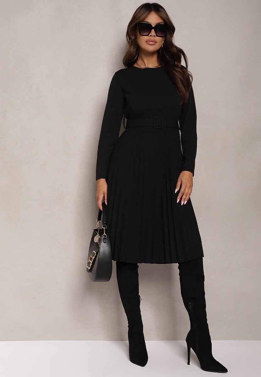 Czarna Plisowana Sukienka Midi z Paskiem w Talii Pailomena