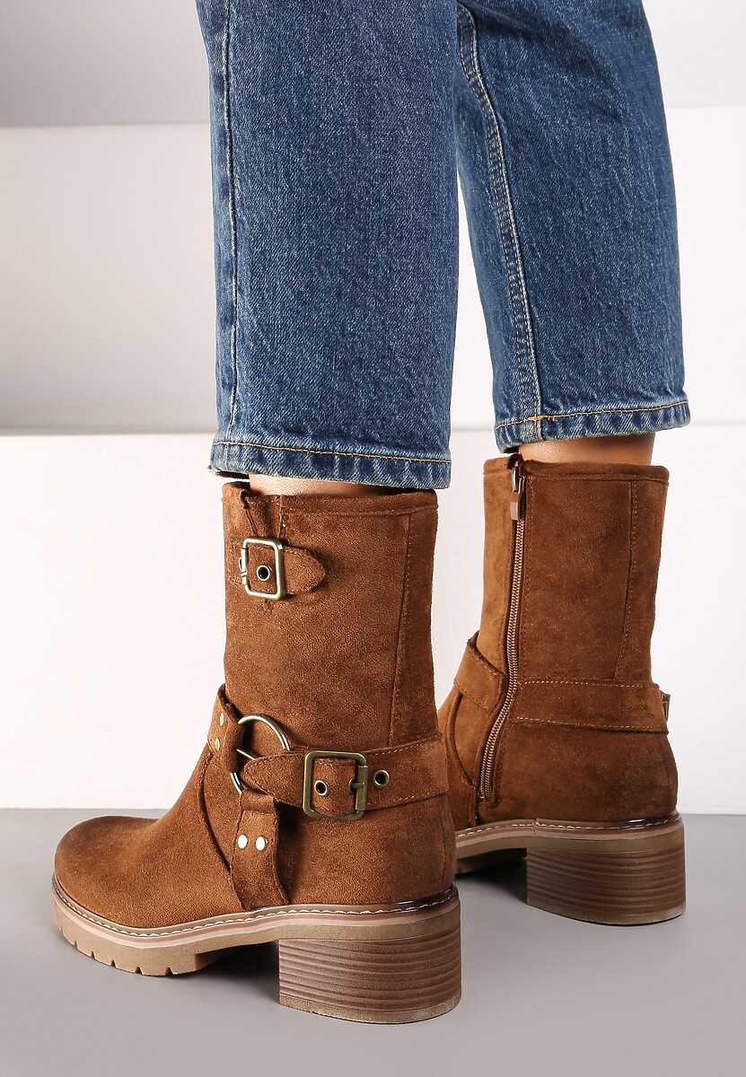 Brązowe Botki Biker na Słupku ze Sprzączkami i Drobnymi Nitami Iveluna