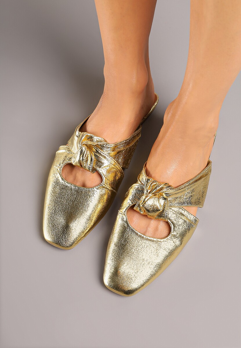 Złote Klapki Vices Typu Mule z Ozdobnym Supłem Elitina