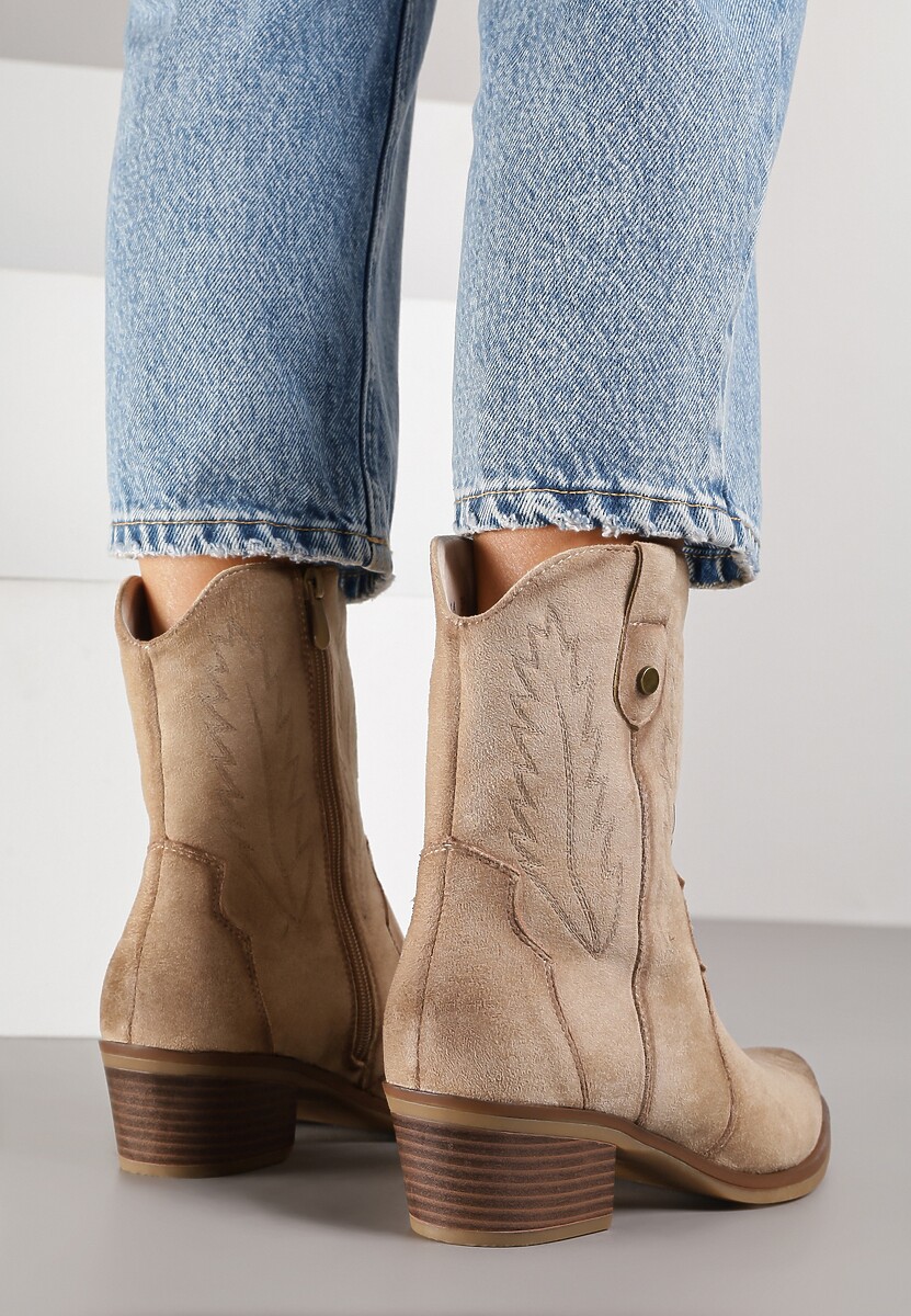 Beżowe Botki Kowbojki z Delikatnym Haftem Pionne