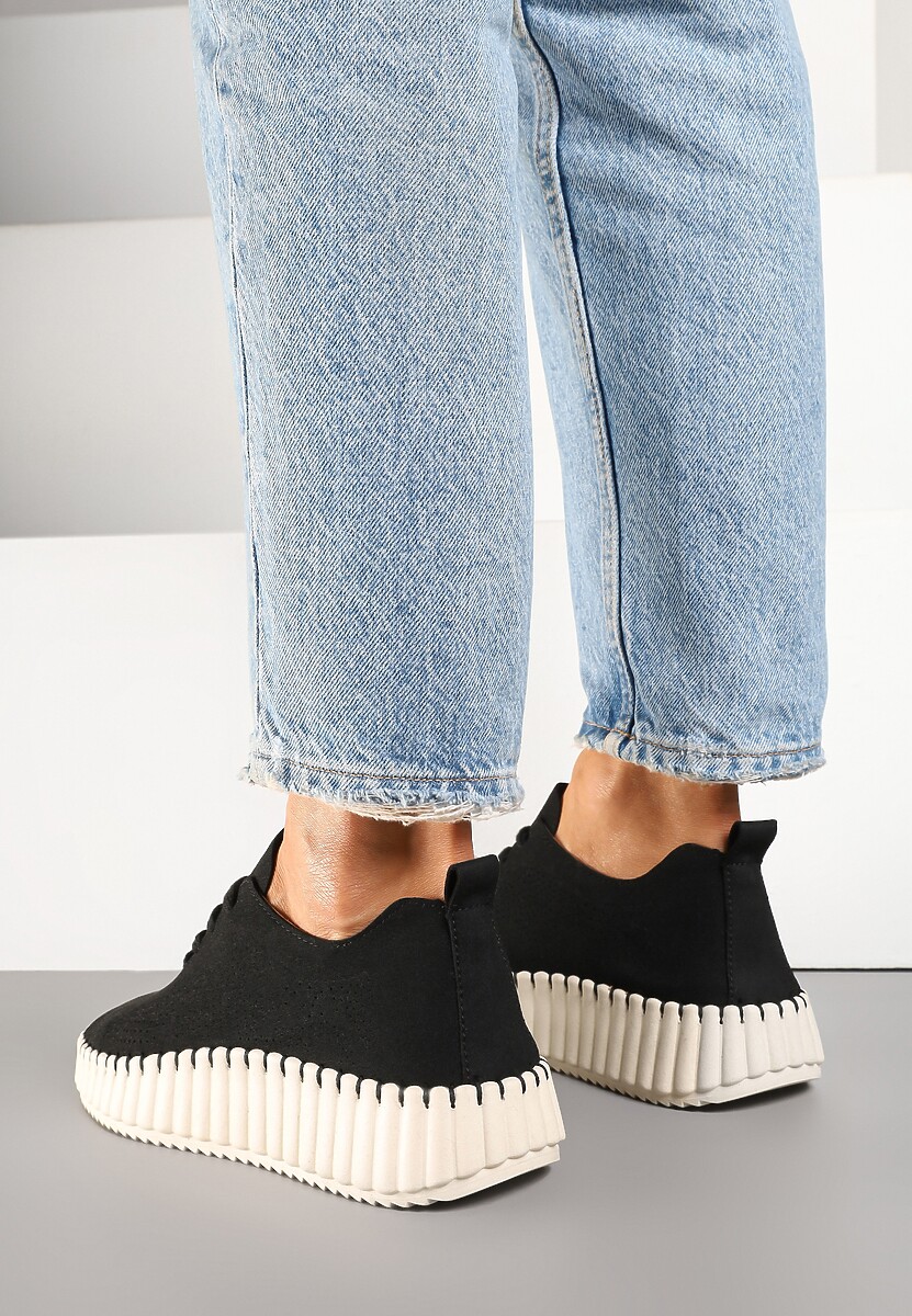 Czarne Sneakersy na Tłoczonej Platformie z Ażurową Cholewką Ronfira