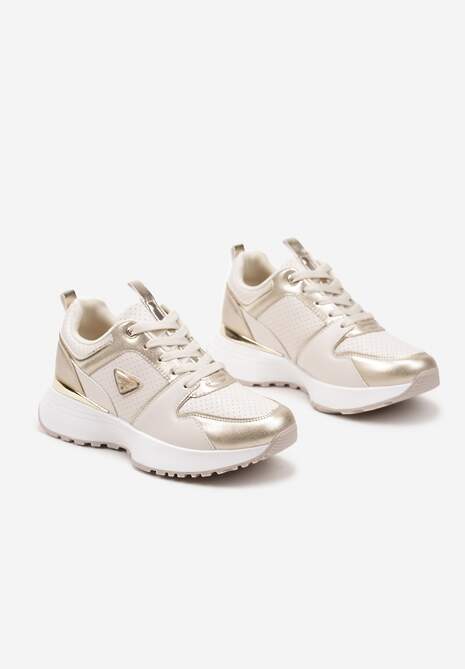 Beżowe Sneakersy z Metalicznymi Ozdobami i Perforacją Larivna