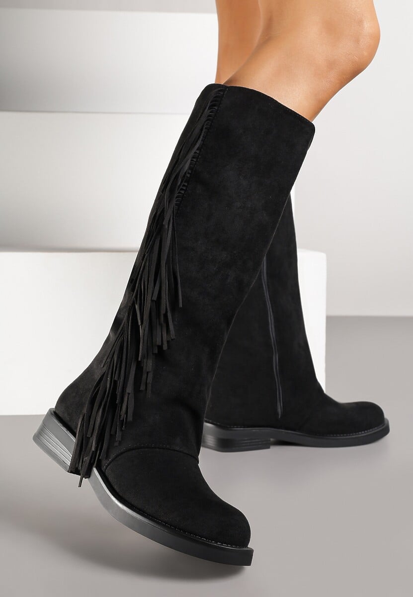 Czarne Kozaki z Imitacji Zamszu w Estetyce Boho Zdobione Frędzlami Vemarose