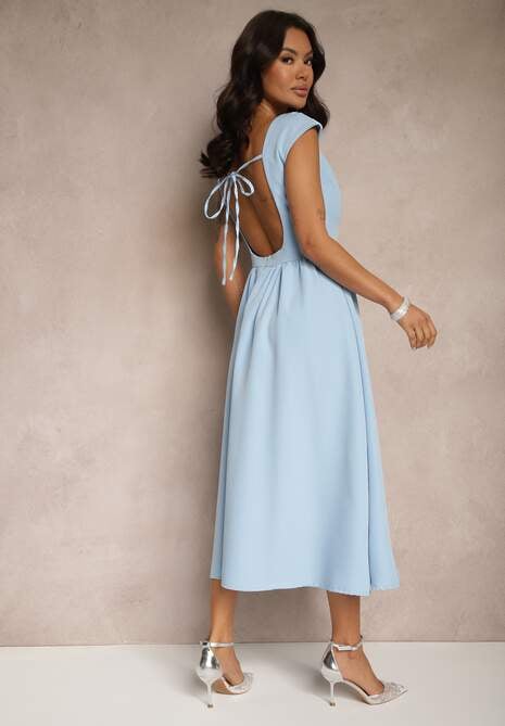 Niebieska Rozkloszowana Sukienka z Wiązaniem i Dekoltem w Kształcie Łódki Alanira