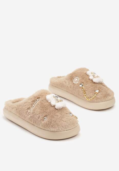 Brązowe Wsuwane Kapcie z Futerkiem Ozdobione Metalowymi Aplikacjami Reandwenna