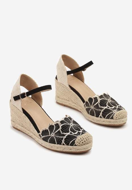 Czarne Sandały z Ozdobnym Haftem z Kwiatami na Plecionym Koturnie Soridelle