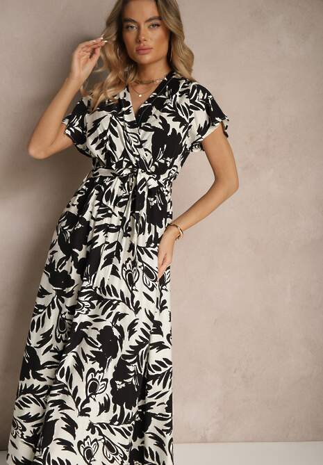 Czarna Wiskozowa Sukienka Kopertowa o Rozkloszowanym Kroju z Paskiem Rerriana