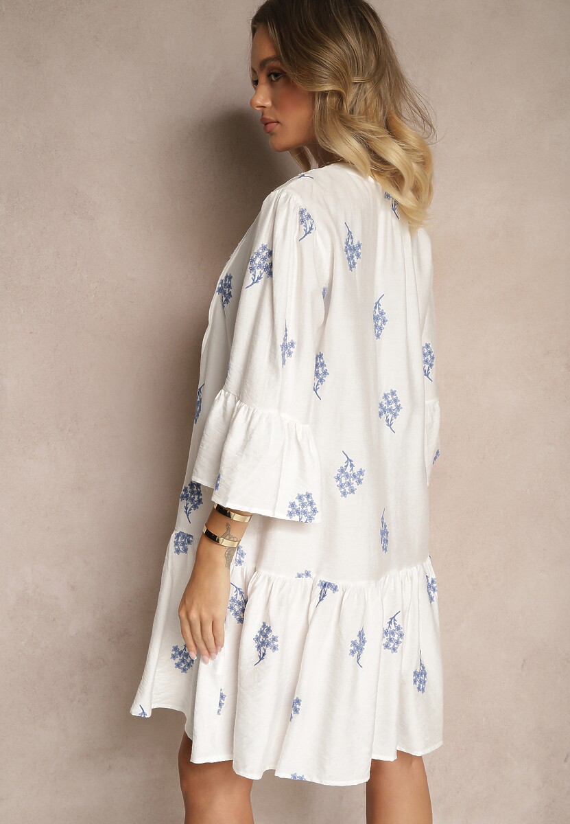 Biała Sukienka z Wiskozą o Kroju Oversize z Falbaną Zdobiona Haftem Ilanorin