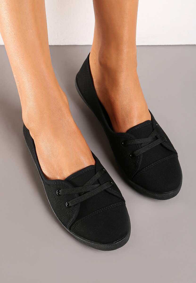 Czarne Tenisówki Przed Kostkę z Krótkim Sznurowaniem Aviole