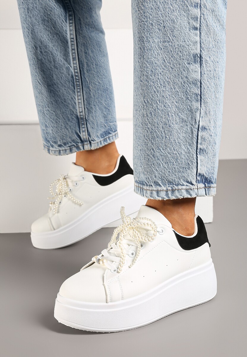 Biało-Czarne Sneakersy na Platformie z Perełkami i Metalowymi Kuleczkami Selavia