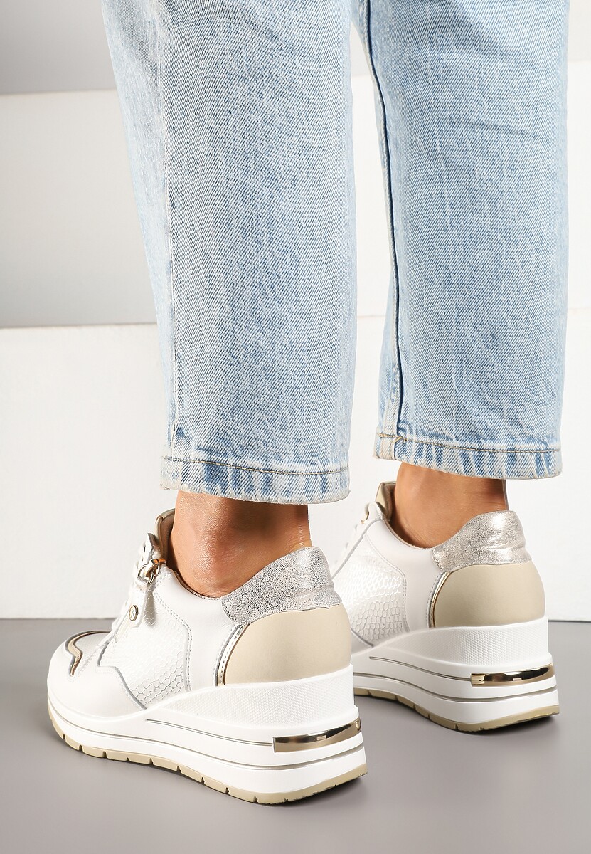 Białe Metaliczne Sneakersy ze Skóry Naturalnej na Koturnie z Ozdobnym Suwakiem Tarivone
