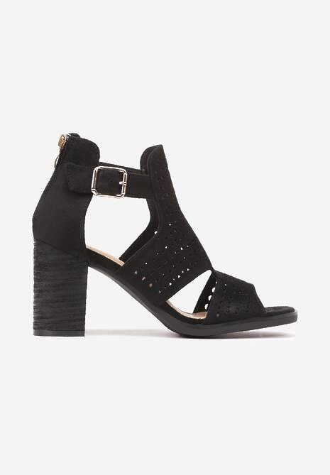 Czarne Sandały na Słupku z Ażurowymi Paskami Evelesi