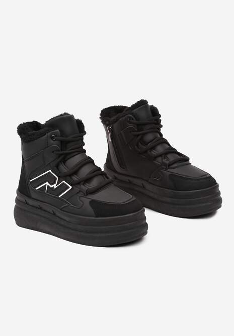 Czarne Sznurowane Sneakersy na Tłoczonej Platformie Ozdobione z Boku Aplikacją Neathalie