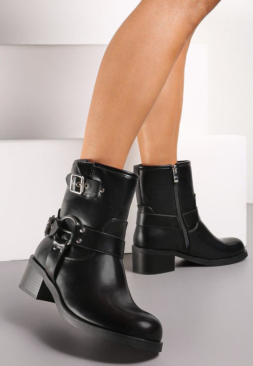 Czarne Botki Bikery Ozdobione Paskami i Okrągłą Klamrą Warasa