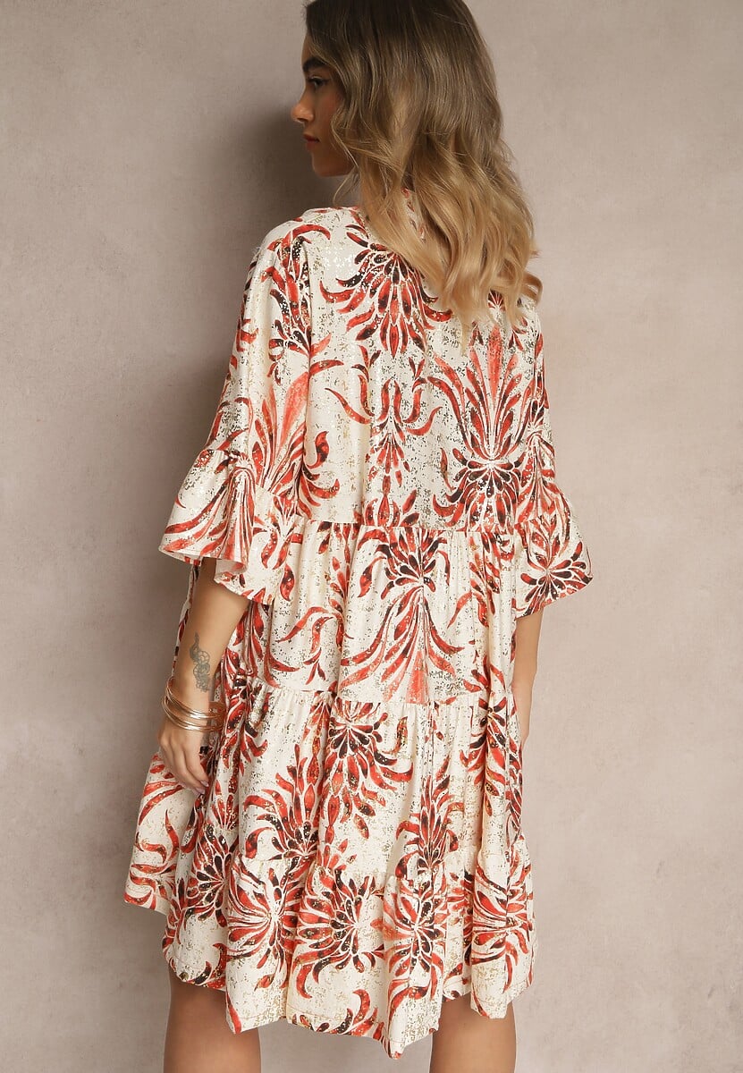 Czerwona Sukienka z Lnem o Rozkloszowanym Kroju Zdobiona Metalicznym Nadrukiem Filinwena