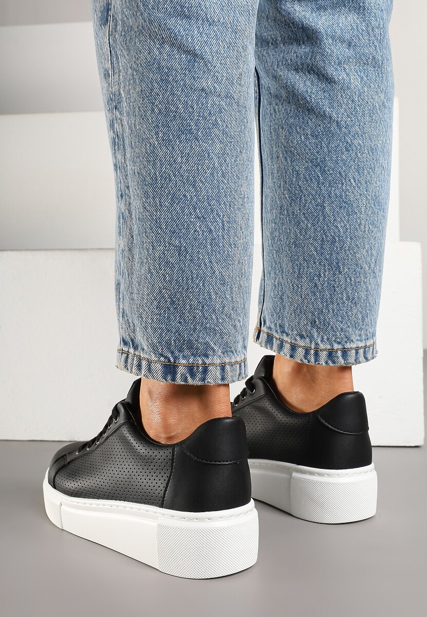 Czarne Sneakersy Skórzane na Platformie z Ozdobą i Perforacją Neolivia