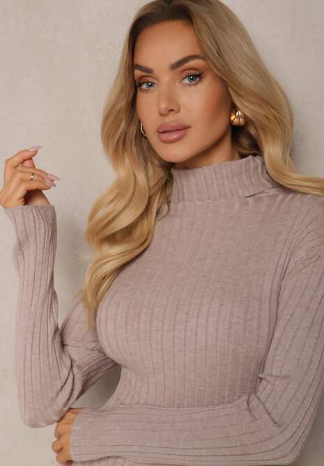 Beżowa Sukienka Sweterkowa z Wiskozą i Golfem o Dopasowanym Kroju Ninnellea