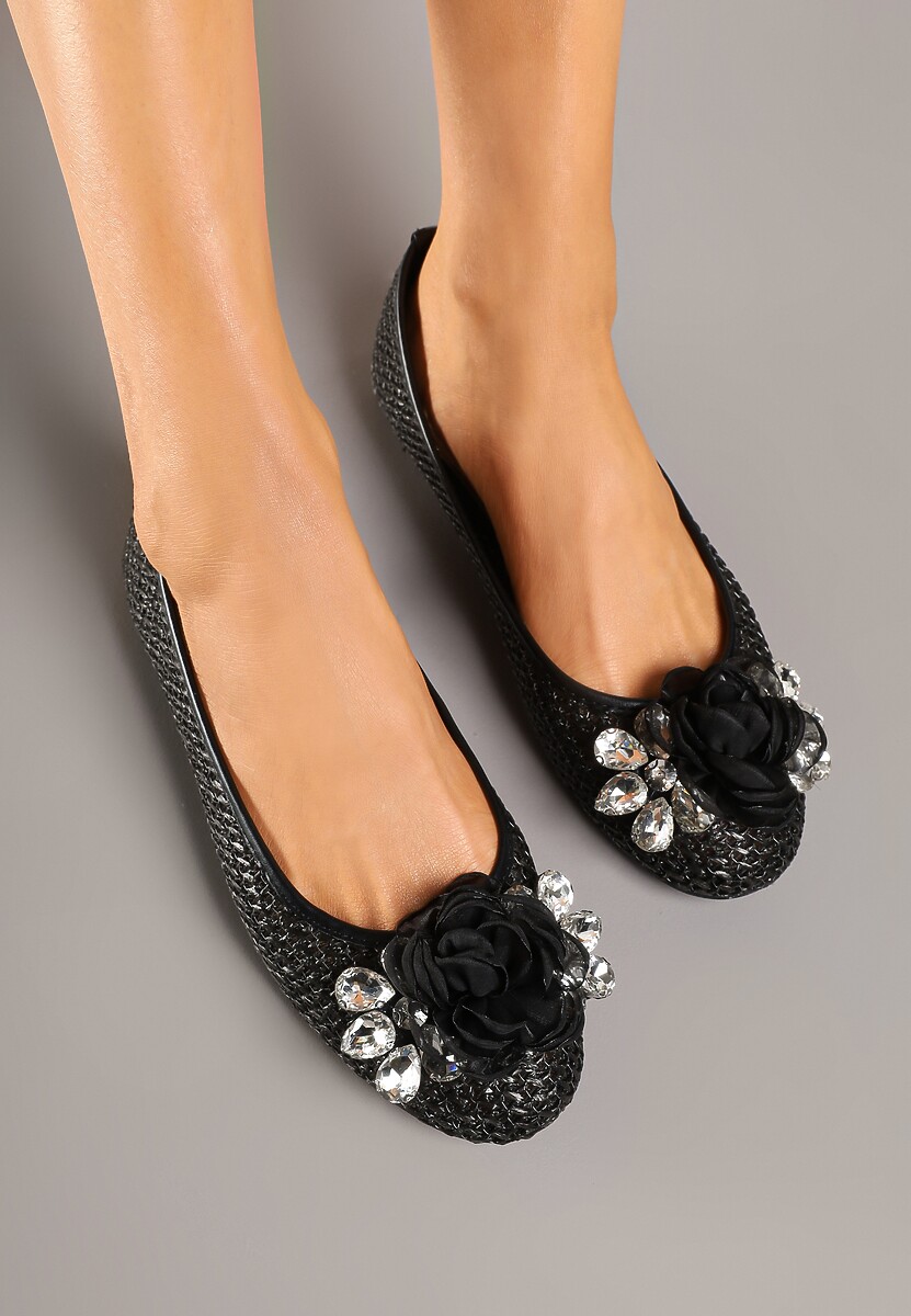 Czarne Balerinki z Szydełkowanymi Zdobieniami Cyrkoniami i Kwiatową Aplikacją Mairalos