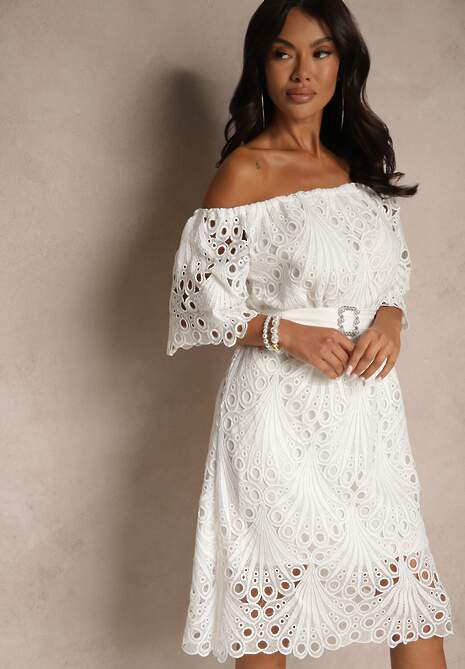 Biała Sukienka z Bawełną Ozdobiona Paskiem z Klamrą Tiavelle