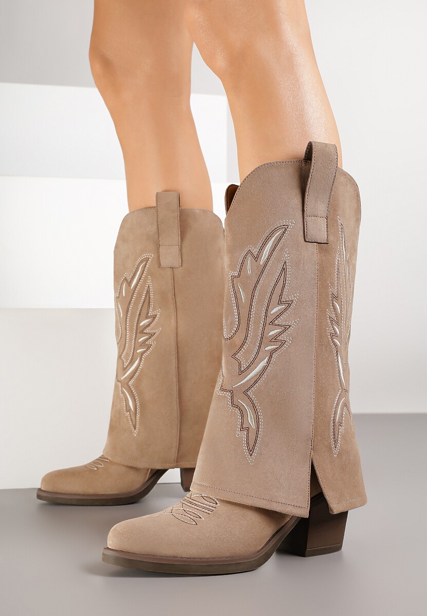 Ciemnobeżowe Kozaki w Stylu Kowbojek na Słupku z Haftem i Wywiniętą Cholewką Emmiste