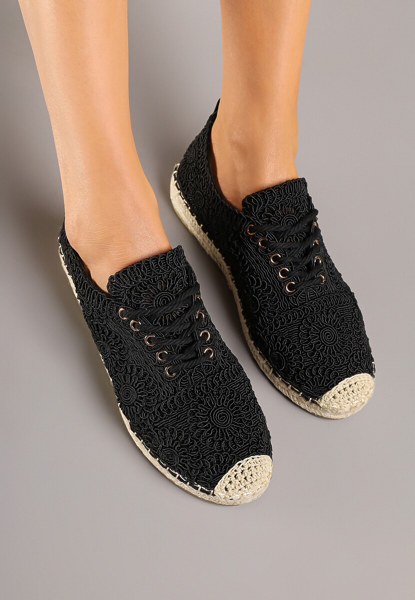 Czarne Tenisówki Ozdobione Plecionką i Ażurowym Wzorem Mevienne